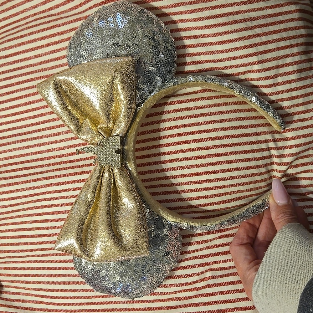 Minnie mouse ears